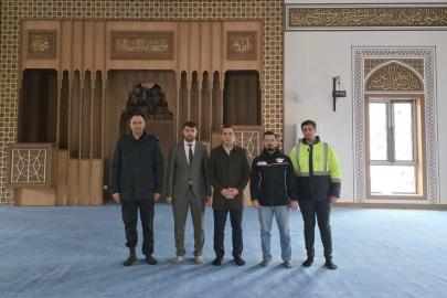 Kaymakam Algın, deprem konutları camisini inceledi