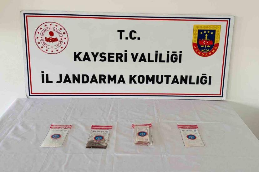 Kayseri’de 15 yıl kesinleşmiş hapsi bulunan uyuşturucu taciri yakalandı