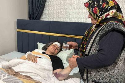 Kayseri’de aracın, refüjdeki yayaların arasına daldığı kazada kamerada