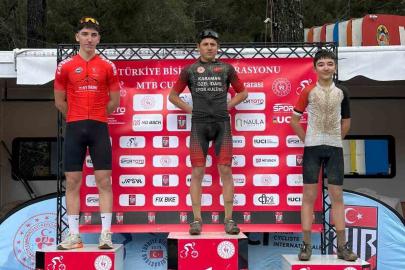 Kayserili bisikletçiler; Alanya’da kürsüye ambargo koydu