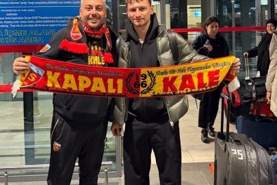 Kayserispor’un yeni golcüsü Fedor Chalov Kayseri’ye geldi