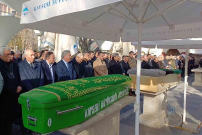 KAYSO Başkanı Mehmet Büyüksimitci’nin annesi son yolculuğuna uğurlandı