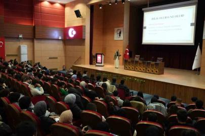 KBÜ’de sağlık öğrencilerine KVKK uyarısı