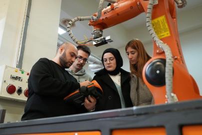 KBÜ’de yapay zekâ destekli robot projelerine TÜBİTAK desteği