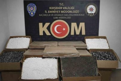 Kırşehir’de 90 bin dal doldurulmuş makaron ele geçirildi