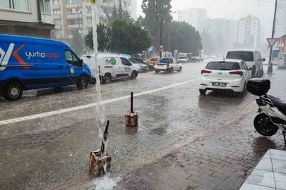 Kısa süren yağmur hayatı felç etti