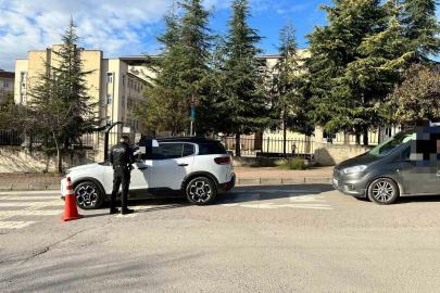 Kocaeli’de güvenli okul denetiminde aranan şahıs yakalandı