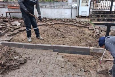 Koçarlı’da bozuk yollar onarıldı, Cihanoğlu Camii çevresi yeniden düzenlendi