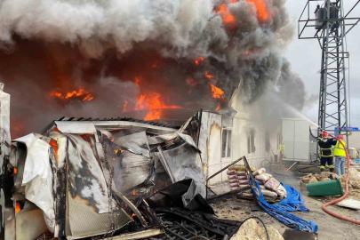 Konteyner yatakhane alevlere teslim oldu