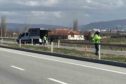 Kontrolden çıkan kamyonet bariyerlere çarptı: 1 yaralı