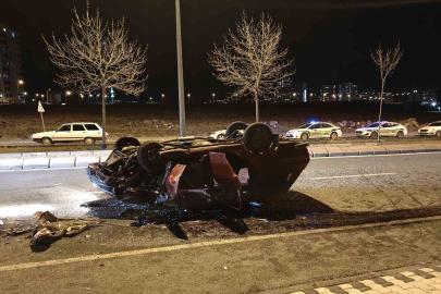 Kontrolden çıkan otomobil ters döndü: 4 yaralı