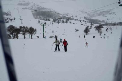 Kop Kayak Merkezi’nde sömestir tatili yoğunluğu