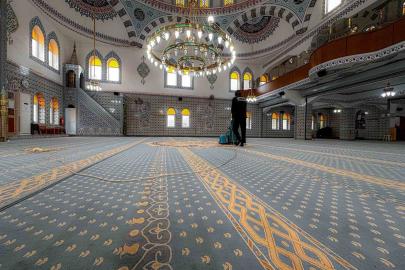 Körfez’de camiler Ramazan ayına hazırlanıyor