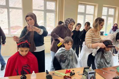 Köy okullarındaki kız öğrencilere ücretsiz kuaförlük hizmeti