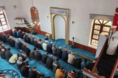 Köyceğiz’de deprem şehitleri için dua ve lokma hayrı yapıldı