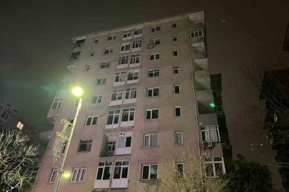 Küçükçekmece’de sitedeki 10 katlı riskli bina, mühürlenerek tahliye edildi