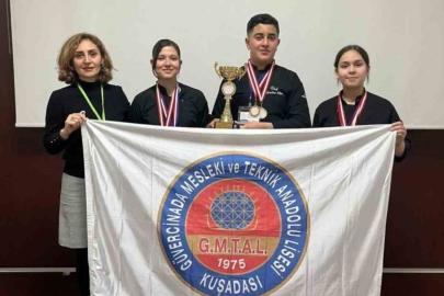 Kuşadası’ndaki okul aşçılık yarışmasında bölge birincisi oldu