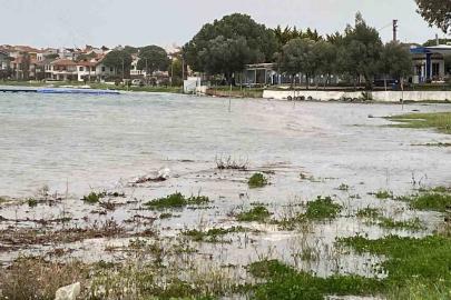 Kuvvetli lodos Ayvalık’ı vurdu