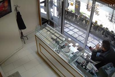 Kuyumcu soygunu güvenlik kamerasında