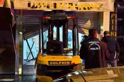 Kuyumcuda forkliftli hırsızlık