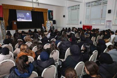 Liseli öğrencilere "Bilinçli su tüketimi" eğitimi verildi