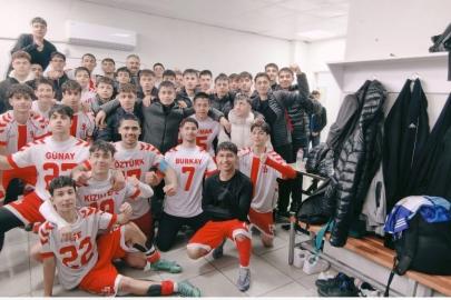 Liselilerin kavga çıkan maçında centilmenlik kazandı