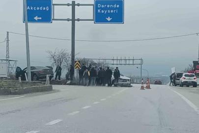 Malatya’da iki otomobil çarpıştı: 4 yaralı