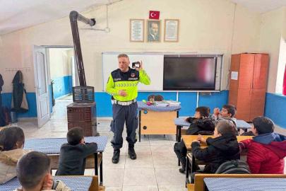 Malazgirt’te 52 öğrenciye trafik eğitimi