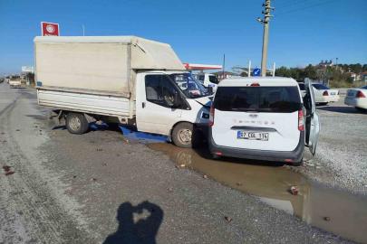 Manavgat’ta kamyonet ile çarpışan aracın sürücüsü yaralandı