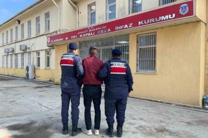 Manisa’da 2 firari hükümlü kıskıvrak yakalandı