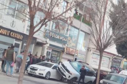 Mardin’de araç kadın öğretmene çarptı: Dehşet anları kamerada