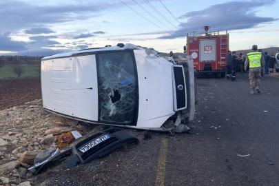 Mardin’de iki araç kafa kafaya çarpıştı: 4 yaralı