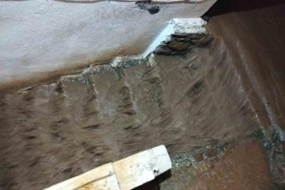 Marmaris’te sağanak etkili oldu, su baskınları oluştu