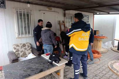 Matkapla elini delen işçi yaralandı