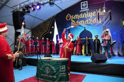 "Mehterin nefesi, Ramazan’ın sesi" Osmaniye’de sokakları şenlendirdi