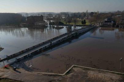 Meriç Nehri taştı, ovalar su altında kaldı