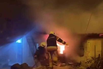 Mersin’de bir evin ambarında çıkan yangın korkuttu