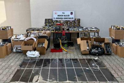 Mersin’de evinde kaçak sigara üretimi yapan şüpheli gözaltına alındı