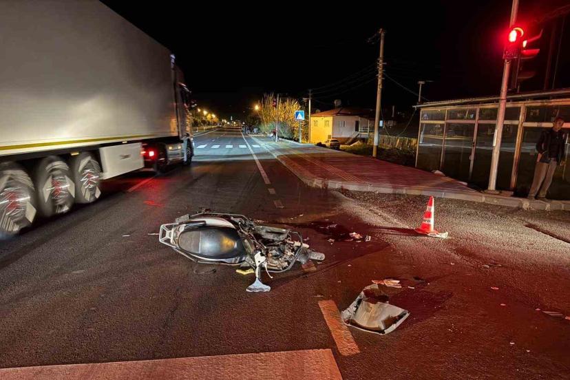 Mersin’de kamyonet ile motosiklet çarpıştı: 1 ölü