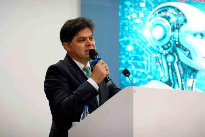 Mersin’de öğretmenlere branş bazlı yapay zeka eğitimi başladı