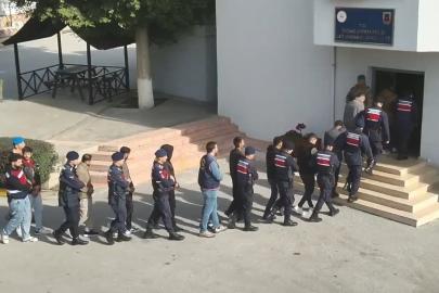 Mersin’de zehir tacirlerine şafak operasyonu: 43 gözaltı, 448 bin sentetik hap ele geçirildi