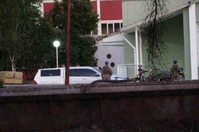 Mesai arkadaşlarını silahla yaralayan özel güvenlik görevlisi hakim karşısına çıktı