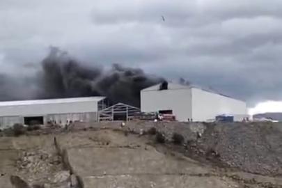 Milas’ta fabrika inşaatında yangın