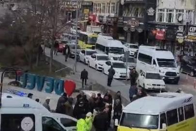 Minibüsten düşen yaşlı adam hayatını kaybetti