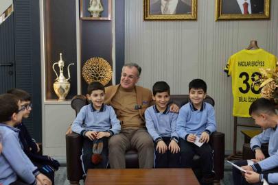 Minik öğrencilerden Başkan Özdoğan’a ziyaret