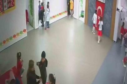 Minik öğrencilerin bayrak hassasiyeti duygulandırdı