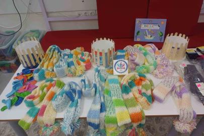 Minik yüreklerden depremzede çocuklara "Gönül Atkısı"