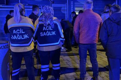 Motosiklet kazasında yaralanıp hastaneye gitmek istemeyen genci polis ikna etti