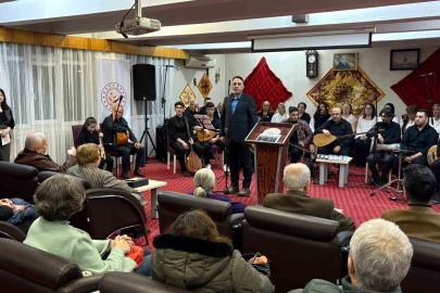 Mübadillerin yüreğine dokunan konser: Huzurevinde göçün hatırası türkülerle canlandı