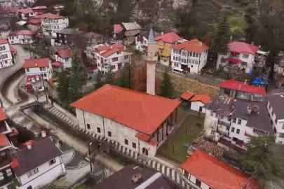 Mudurnu’daki Kanuni Sultan Süleyman Camisi asırlara meydan okuyor